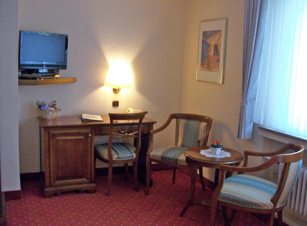 Ruhr Hotel Есен Екстериор снимка