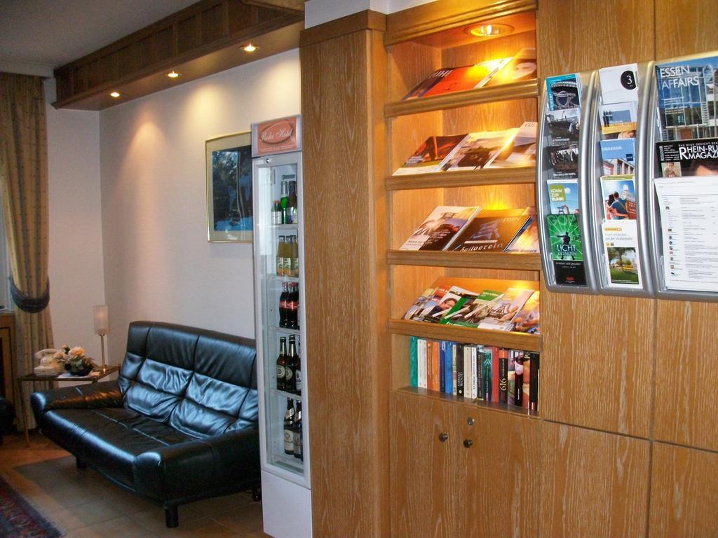 Ruhr Hotel Есен Екстериор снимка