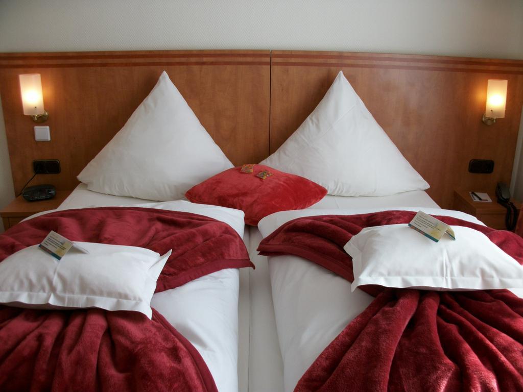 Ruhr Hotel Есен Екстериор снимка