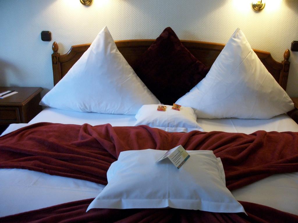 Ruhr Hotel Есен Екстериор снимка
